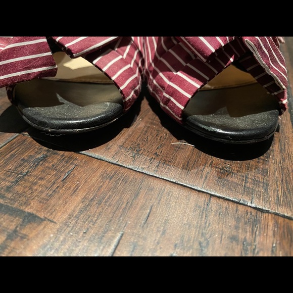 Prada red and white kitten heel sandals - Picture 5 of 5